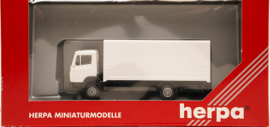 Herpa 142335 (1:87) – Mercedes-Benz LP 814 Bierkoffer-Lkw 2a 