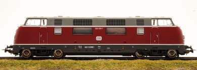 Piko 59702-2 – Mehrzweck-Diesellok BR 220 der DB 