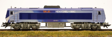 Liliput L132054 – Mehrzweck-Diesellok BR 202 Henschel-BBC DE 2500 UmAn der DB 