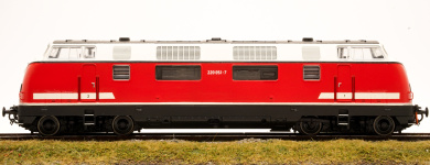 Roco 43522 – Diesellok BR 220 (ex V200 der DB ) für Italien , Einzelstück Umlackierung 