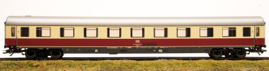 Märklin 43845 – 1. Klasse IC Abteilwagen Avümz 111 der DB 
