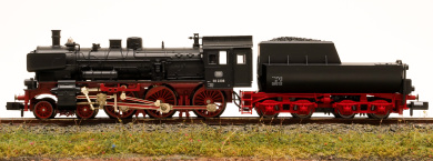 Fleischmann 7166 (N) – Schlepptender-Dampflok BR 38.10-40 (ex preuß. P8) der DB 