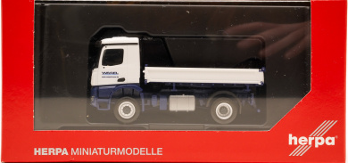 Herpa 318181 (1:87) – Mercedes-Benz Arocs M 4x4 Dreiseitenkipper Wasel 
