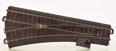 Märklin 24611 – C-Gleis Weiche links, mit Handschalthebel 