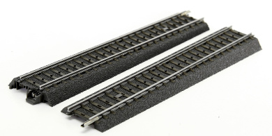 Märklin 24922 – 2 x Übergangs-C-Gleis zum K-Gleis Länge 180 mm 