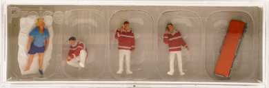 Preiser 10543 (1:87) – Sanitäter und Verletzte auf Decken 