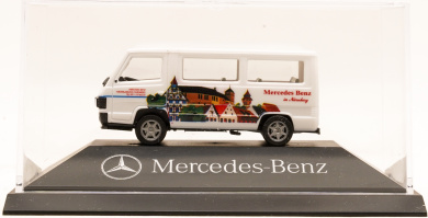 Herpa (1:87) – Mercedes-Benz 100D Bus Mercedes-Benz in Nürnberg (Mercedes-Werbemodell) 