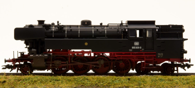 Märklin 39651 – Tender-Dampflok BR 65 der DB, digital (mfx+/MM/DCC) Sound & Rauch & gealtert 
