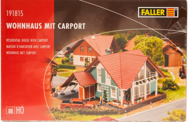Faller 191815 (1:87) – Bausatz Wohnhaus mit Carport 