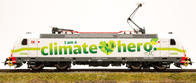 Piko 71297 (AC) – Mehrsystem-Elektrolok BR 185.2 -Climate Hero- der DB AG, digital (mfx/DCC) & Sound 