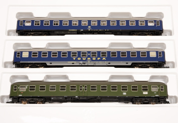 Roco 44098 – 3-teiliges Personenwagen-Set Scharnowreisen Touropa der DB 