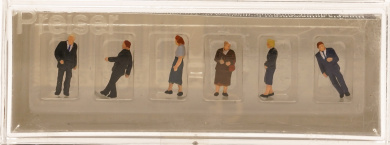 Preiser 79220 (N) – Kirchgänger  