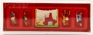 Preiser 79050 (N) – Wäscherinnen mit Wäscheleine und Körben 