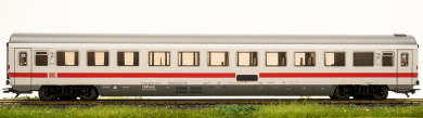Märklin 43680 – 2. Klasse IC-Abteilwagen Bvmz 185.5, der DB AG, Innenbeleuchtung 