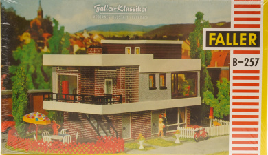 Faller B-257 (H0) – Bausatz Modernes Haus mit Flachdach 