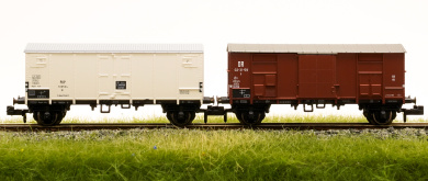 MW-Modell N-EU-403 – 2-teiliges Gedeckter Güterwagen-Set G/ SI der (D)DR & PKP 