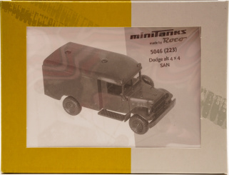 Roco 5046 (1:87) – Bausatz Dodge alt 4x4 Sanitätswagen 