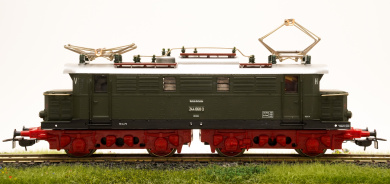 Piko 5452/220 – Mehrzweck- Elektrolok BR 244 der (D)DR 