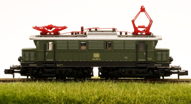 Minitrix 16662 – Elektrolokomotive BR 144 der DB, digital (DCC) & Sound 