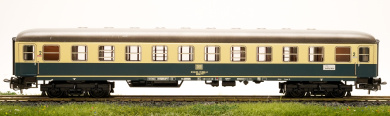 Märklin 4112 – 2. Klasse Schnellzugwagen Büm 234 der DB 