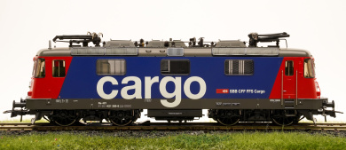 Roco 79257 (AC) – Elektrolok Reihe 421 der SBB Cargo, digital (MM/DCC) 