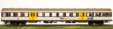 ESU 36511 – 2. Klasse Nahverkehrswagen n-Wagen Bnrz 450.3 mit bwegt der DB  