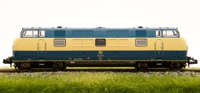 Piko 40505 (N) – Diesellok BR 221 der DB, digital (DCC) & Sound 