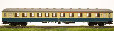 Märklin 43932 – 1./2. Klasse Schnellzug-Abteilwagen ABm 225 der DB 