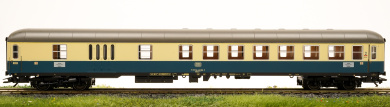 Märklin 43951 – 2. Klasse Halbgepäck-Schnellzugwagen der DB 