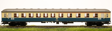 Märklin 43931 – 1./2. Klasse Schnellzug-Abteilwagen Abm 225 der DB 