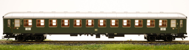 Trix 23401 – 2. Klasse Schnellzug-Abteilwagen B4üm der DB 