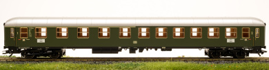 Trix 23402 – 1./2. Klasse Schnellzug-Abteilwagen AB4üm der DB 