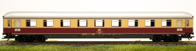 Trix 23477-01 – 1. Klasse TEE-Großraumwagen Avümh 111 -Roland- der DB 