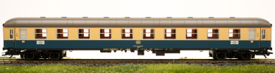 Trix 23415 – 1. Klasse Schnellzug-Abteilwagen Am 203 der DB 