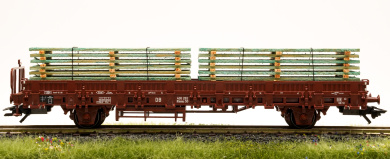 Märklin 46975 – Rungenwagen Rlmms 56 der DB, beladen mit Bauholz 