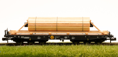 Fleischmann 845514 K (N) – Schwerlastwagen Samms der DB, beladen mit einer Schredderwalze 