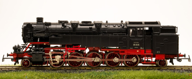 Märklin 3308 – Tender-Dampflokomotive BR 85 der DRG, digital (MM) & Sound & Rauch 