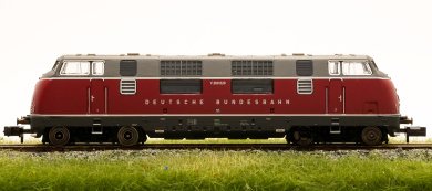 Minitrix 16224 – Diesellok BR V 200 der DB, digital (DCC/Sx) & Sound 
