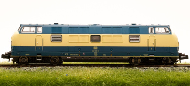 Piko 40505 (N) – Diesellok BR 221 der DB, digital (DCC) & Sound 