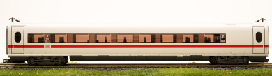 Märklin 43744 – 2. Klasse Zwischenwagen ICE 3 der DB AG, digital (MM) & Sound 