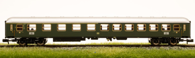 Minitrix 15793 (N) – 1./2. Klasse Abteilwagen AB4ümg-63 der DB 