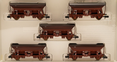 Minitrix 15536-01 – 5-teiliges Schüttgutwagen-Set FC und Fcs der DB, Ladegut Kohle & authentischer Alterung 