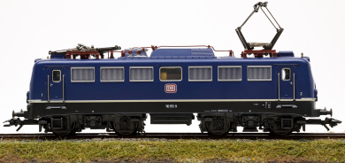 Märklin 3740 – Schnellzug-Elektrolok BR 110 der DB, digital (MM) 