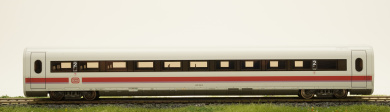 Fleischmann 444801 K – 2. Klasse ICE 1-Wagen  Bvmz 802.3 der DB 