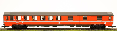 Roco 44662 – 2. Klasse Eurofima-Abteilwagen mit Gepäckabteil BDmsz der ÖBB, mit Fahrgästen 