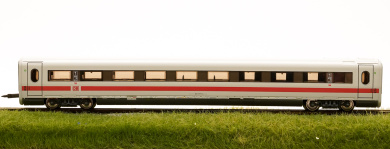 Fleischmann 744201-2 (N) – 1. Klasse ICE Abteil-Großraumwagen Avmz 801.0 der DB 