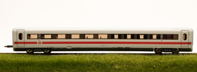 Fleischmann 744601-2 (N) – 2. Klasse ICE Abteil-Großraumwagen Bvmz 802.3 der DB 
