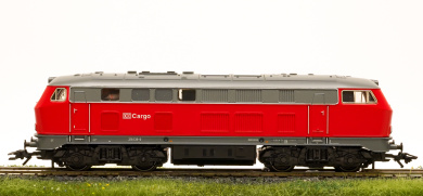 Märklin 37744 – Mehrzweck-Diesellok BR V 160 der DB, digital (MM) & Signalhorn 