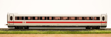 Märklin 43713 – 2. Klasse Servicewagen Bvmz 802.8 zum ICE 1 der DB AG, Innenbeleuchtung  