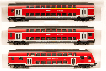 Märklin 43570 (AC) – 3-teiliges Doppelstockwagen-Set der DB AG, mit Innenbeleuchtung 